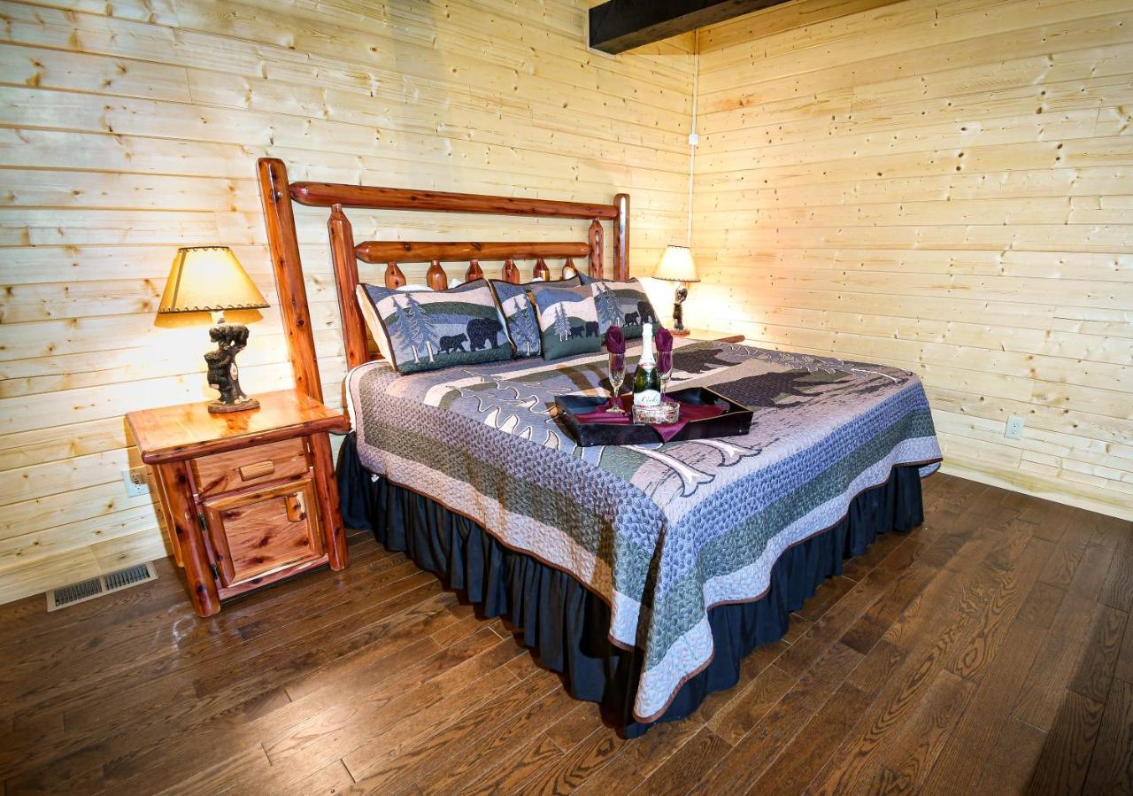 Gatlinburg - Honeymoon Hideaway Villa Exterior photo